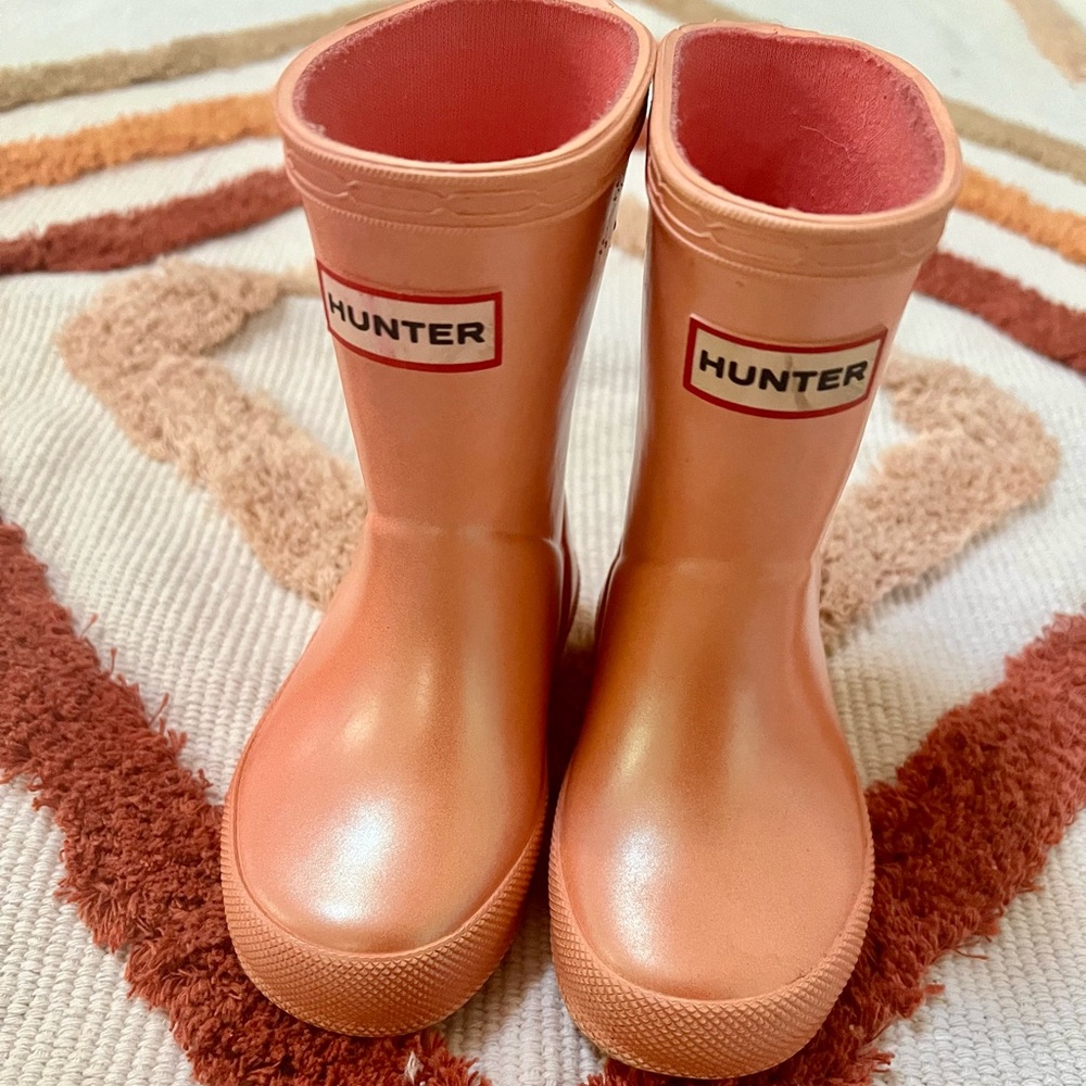 Hunter kids classic rain boots 🧡